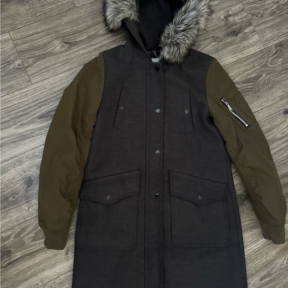 BCBG winter coat - Picture 3 of 8